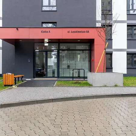 Tauron Modern By Bookinghost