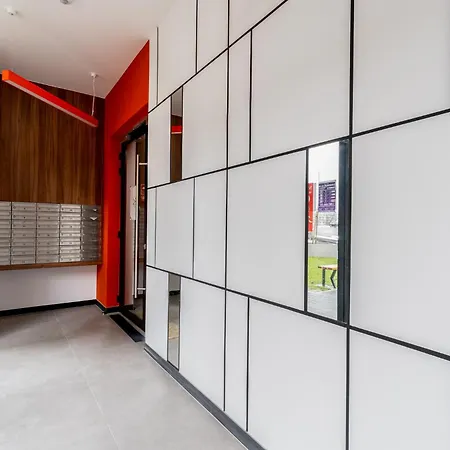 아파트 Tauron Modern By Bookinghost *