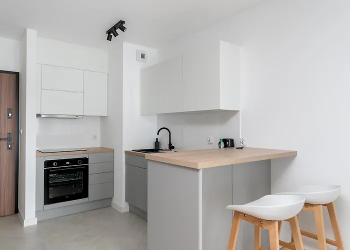 Tauron Modern By Bookinghost